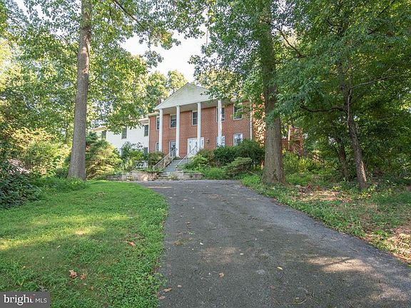 5th image of 10 Fairmount Rd
