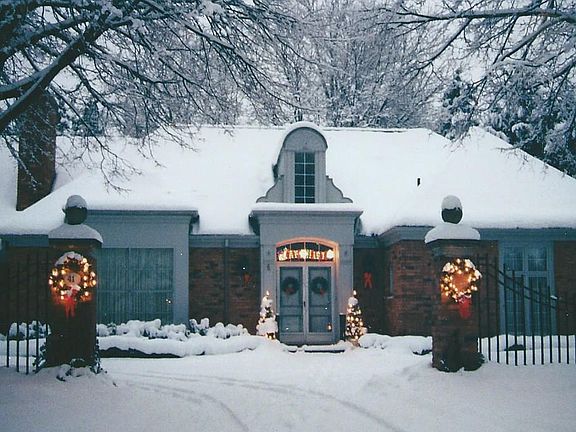2nd image of 41 De Petrie Way