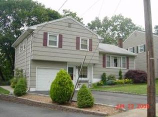 4 Hickory Rd, Nutley, NJ 07110