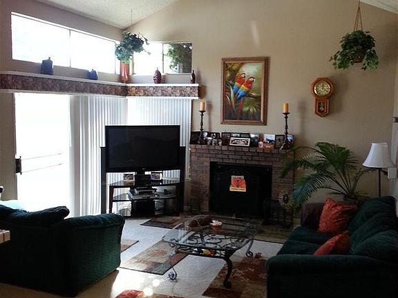 3rd image of 822 Stoneridge Cir