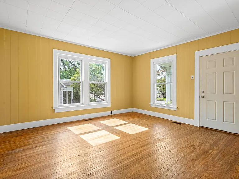 232 Georgia Ave — Photo 9