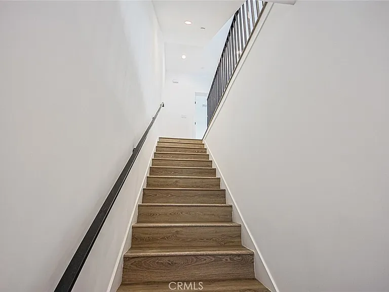 5235 Satsuma Ave — Photo 13