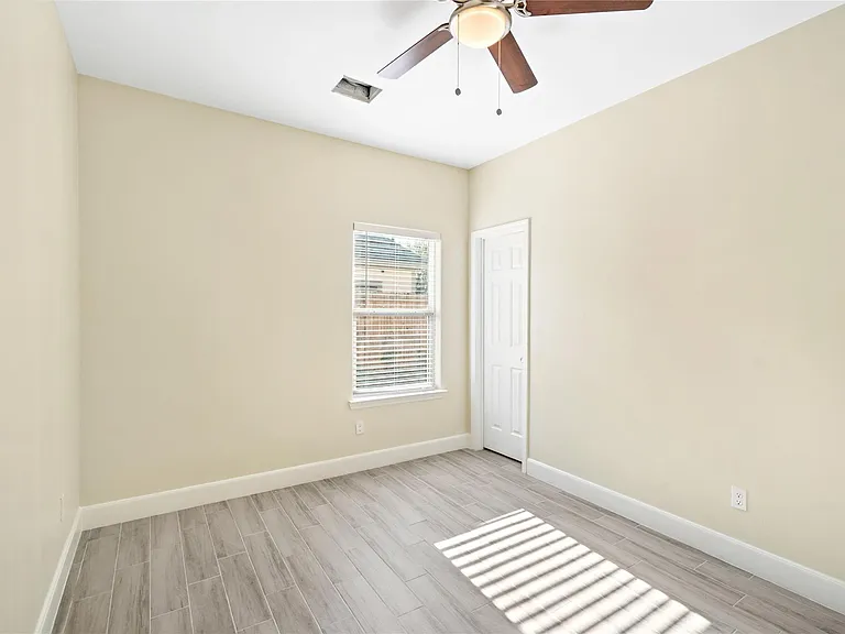 5618 Ridgeway Dr #B — Photo 9