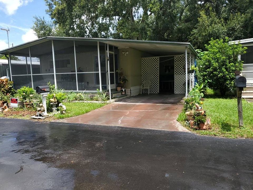 1st image of 828 Walker Dr