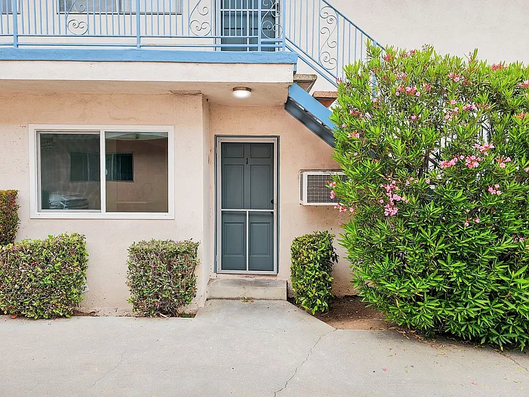 1307 S Ogden Dr #1C — Photo 23