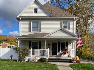 374 W Wood St, Lowellville, OH 44436