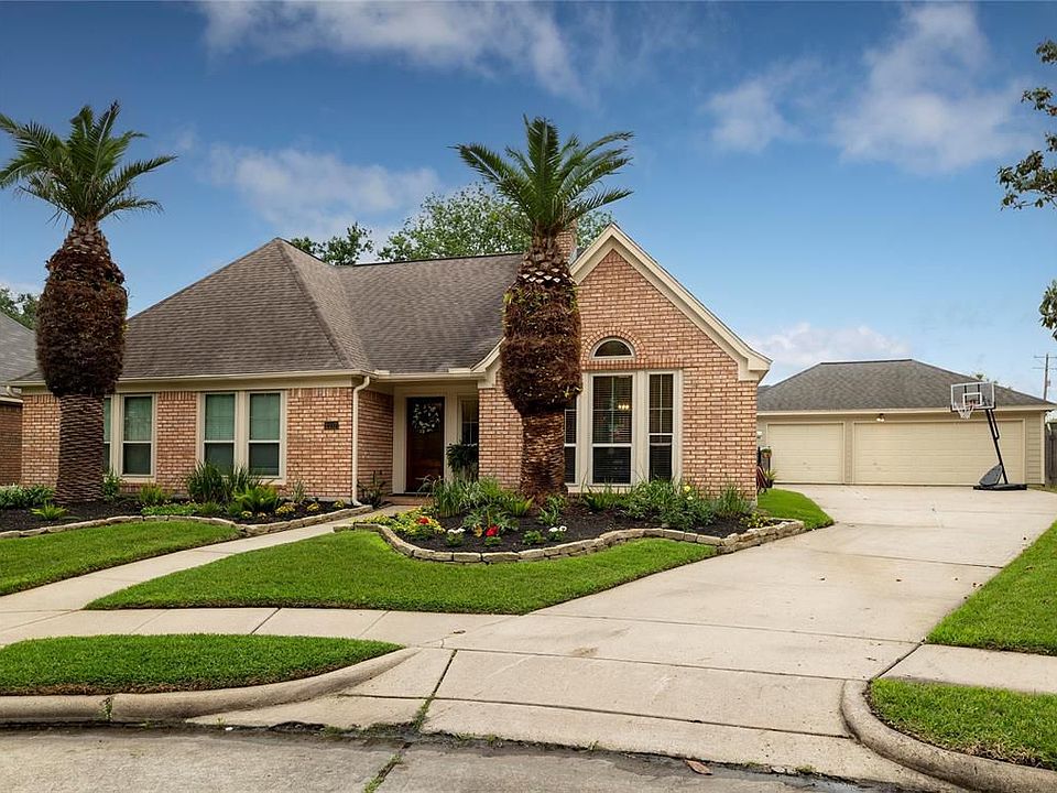 1st image of 2107 Lakeway Dr
