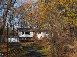 23 Hill And Hollow Rd, Hyde Park, NY 12538
