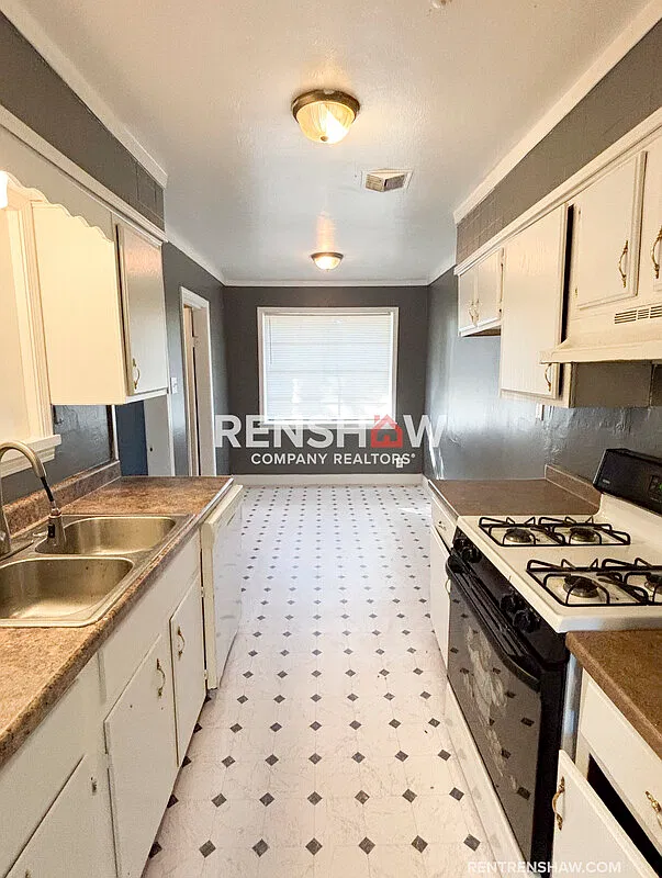 3 bed, 1.5 bath, 1303 sqft, $1,195 — Photo 4