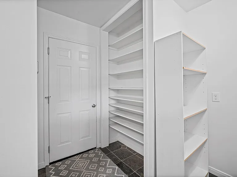 1526 Adkins Rd — Photo 24