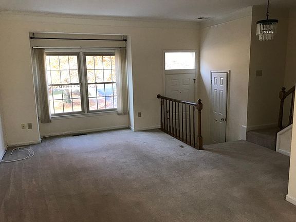 2nd image of 304 Lynn Manor Dr