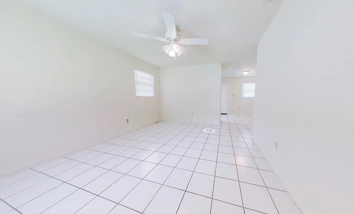 Building Photo - 2211 Melanie Dr