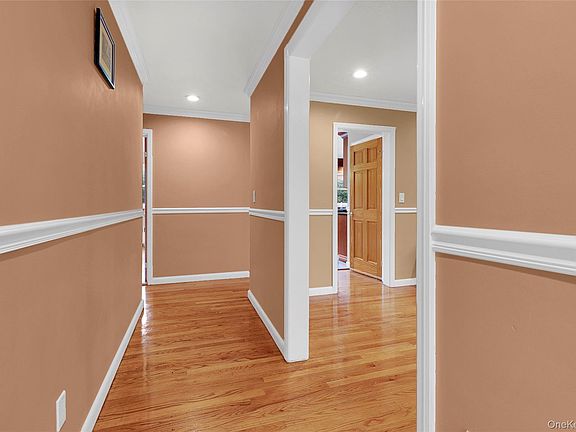 5th image of 10 Horseshoe Road
