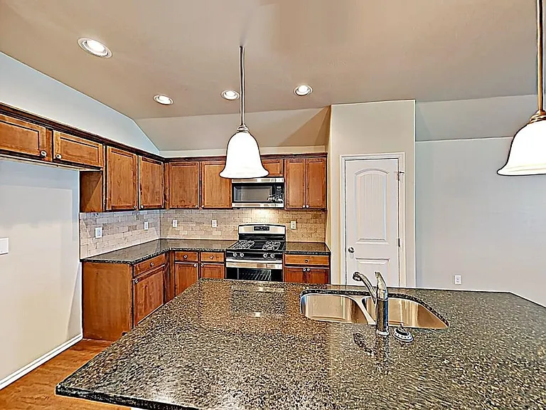 4704 River Mesa Dr — Photo 5