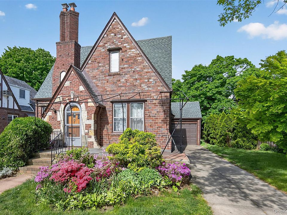 1st image of 114 New Hyde Park Road