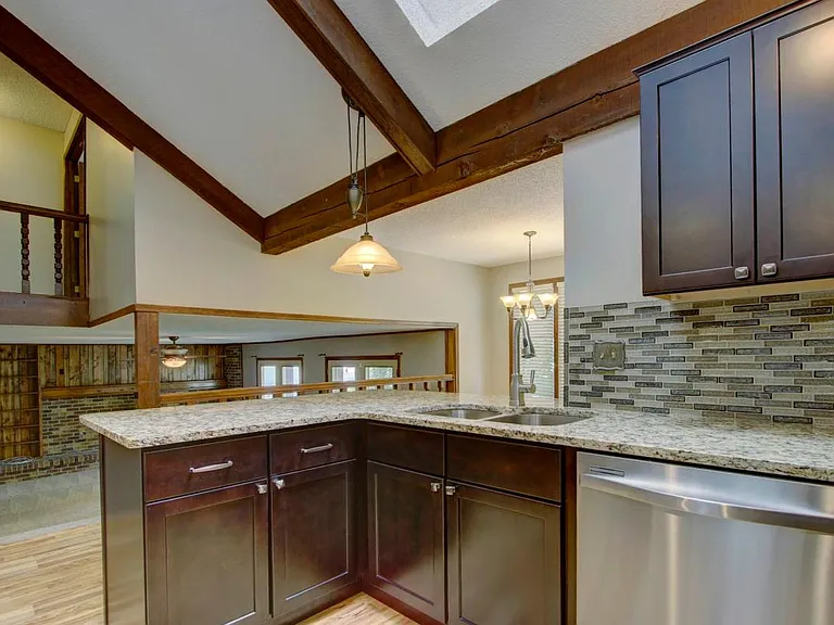 11805 Rosehill Rd — Photo 7