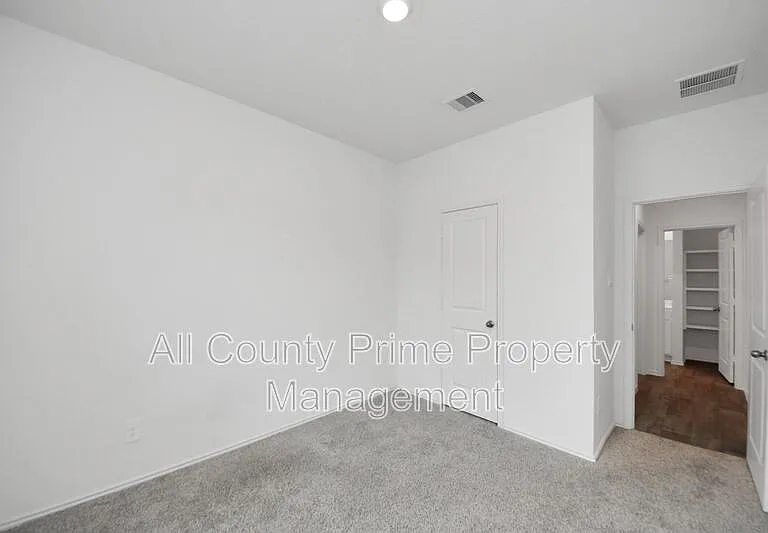 31303 Heddington Ln — Photo 20