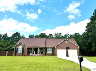 726 Foxcroft Dr, Fayetteville, NC 28311