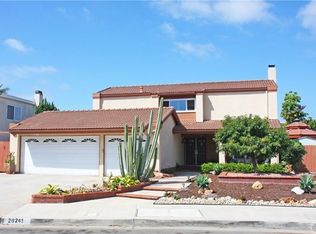 20241 Meander Ln, Huntington Beach, CA 92646