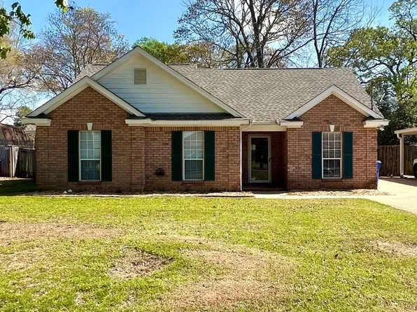 538 Mount Airy Dr, Prattville, AL 36067