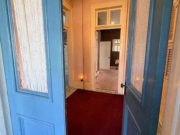 4th image of 175 E Main St