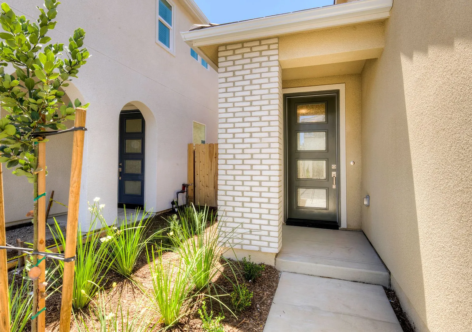 1498 Vintage Ln. — Photo 3