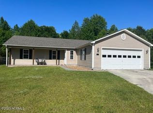 111 Freeport Ct, Hubert, NC 28539