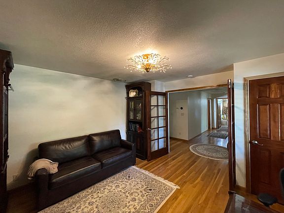 3rd image of 3911 Cayente Way