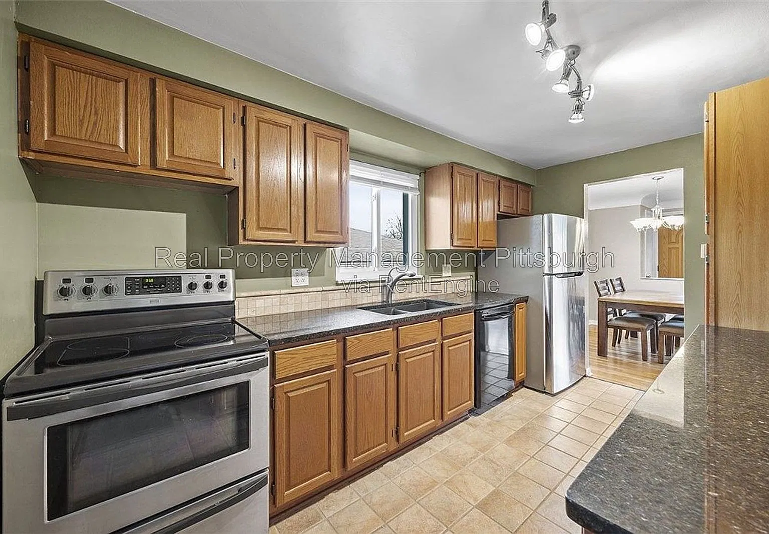 3 bed, 2.0 bath, $2,450 — Photo 2