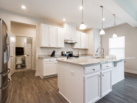 5th image of 634 Eagle Rock Pl