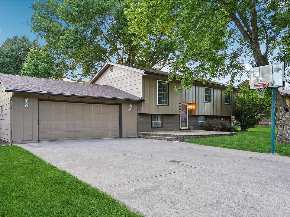 1st image of 6686 NW 54th Ct
