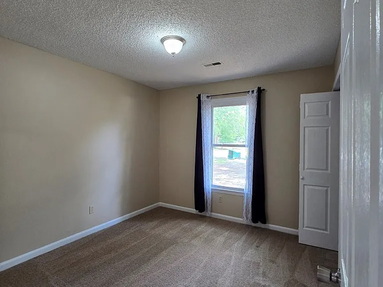 1520 Crowndale Dr — Photo 17