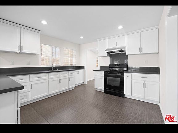 2nd image of 2902 Asbury St