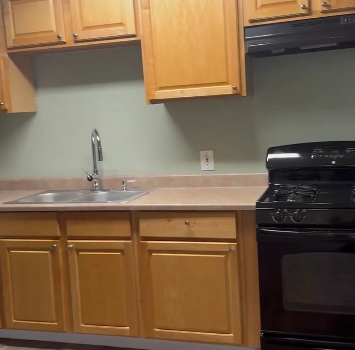 1 bed, 550 sqft, $900 — Photo 2