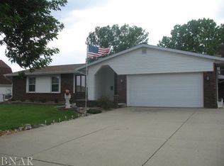 15 Lynn St, Weldon, IL 61882