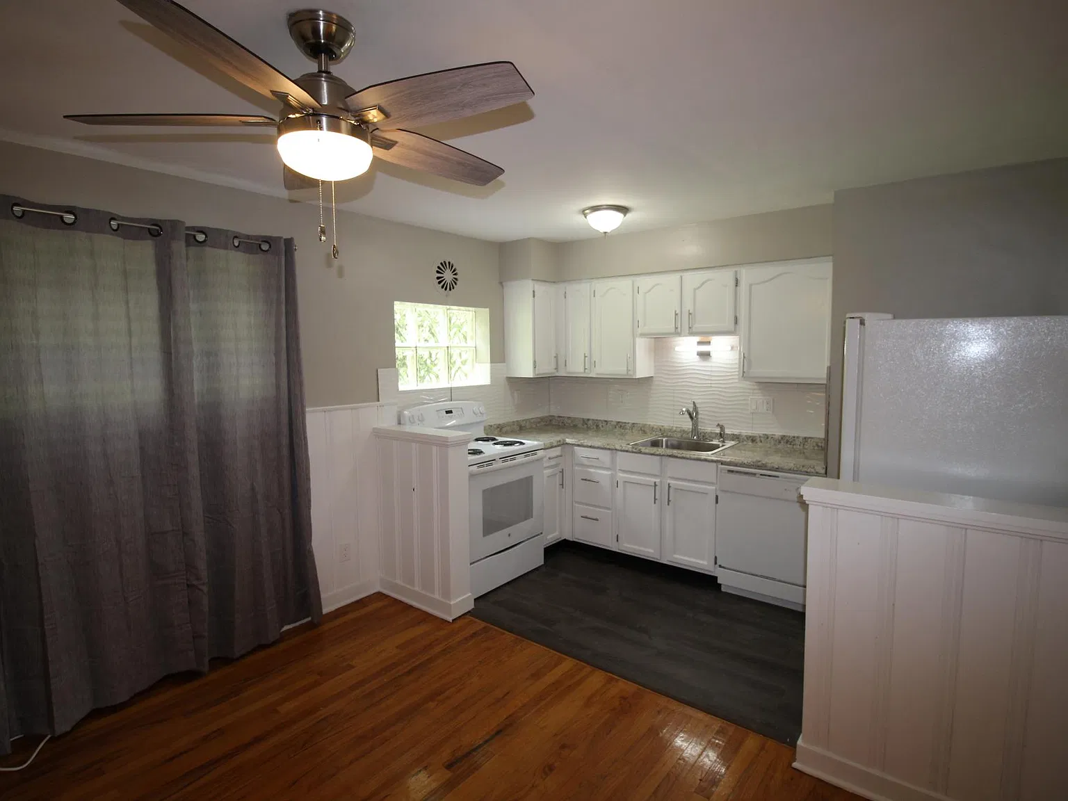 2 bed, 800 sqft, $1,175 — Photo 2