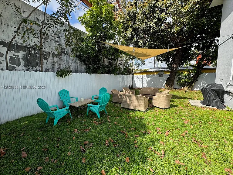 584 NW 30th St #3 — Photo 7
