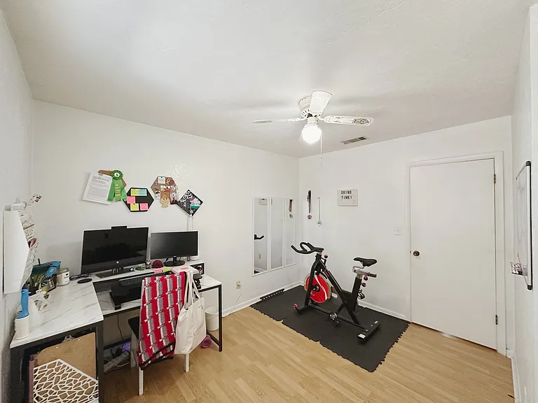 301 NW 13th Ave #5 — Photo 12