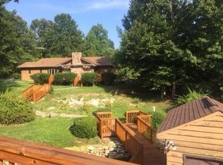 881 Oldfield Rd, Moneta, VA 24121