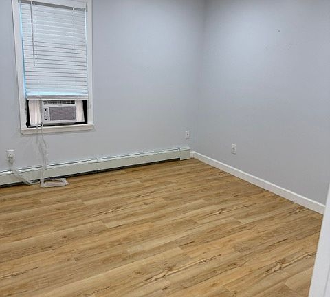 4th image of 52 Marlboro Rd #A