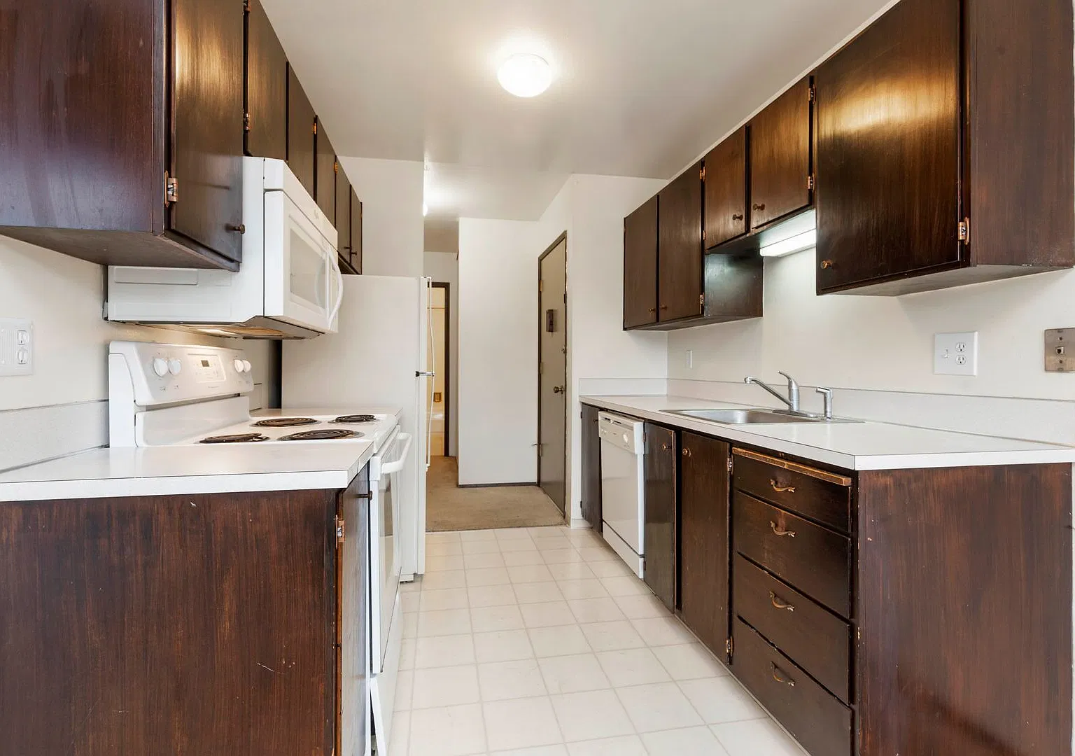 Heather Apartments — Photo 1