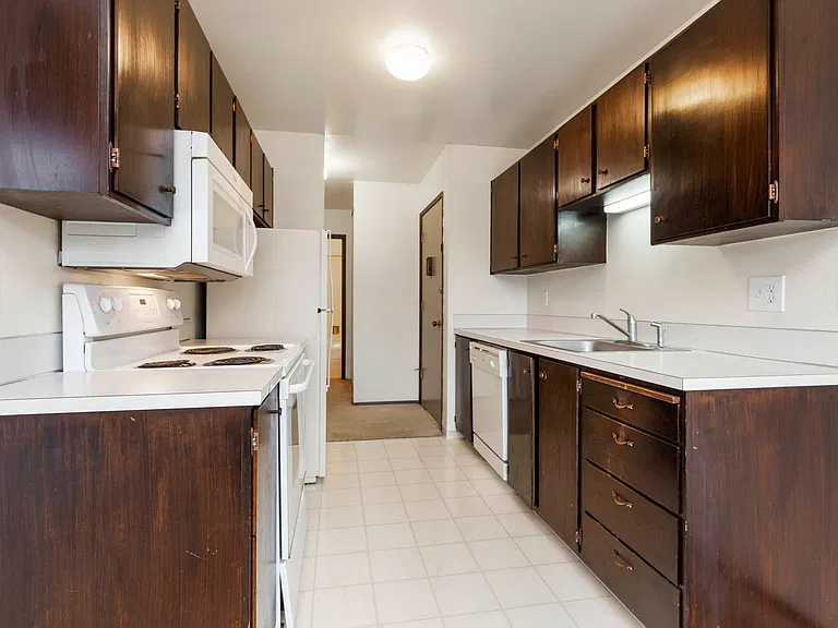 Heather Apartments — Photo 13