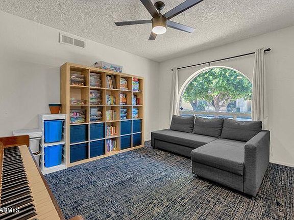 5th image of 5801 W Crocus Dr