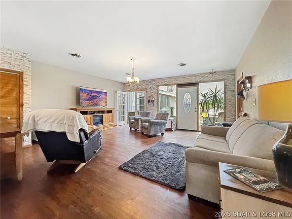 3rd image of 250 Northview Rd