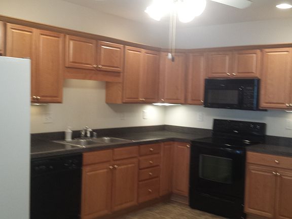  Kitchen/Dining w/appliances