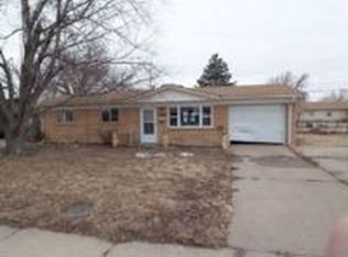 5833 Hemlock Dr, Great Bend, KS 67530