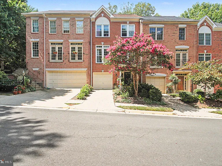 1305 Sundial Dr — Photo 1