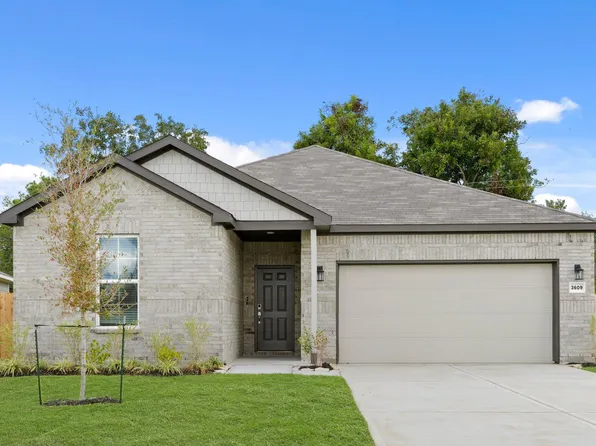 3609 Crawford St, Bay City, TX 77414