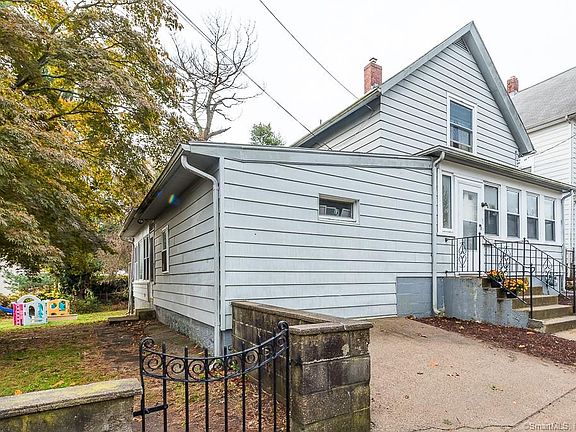 3rd image of 72 Blydenburg Ave