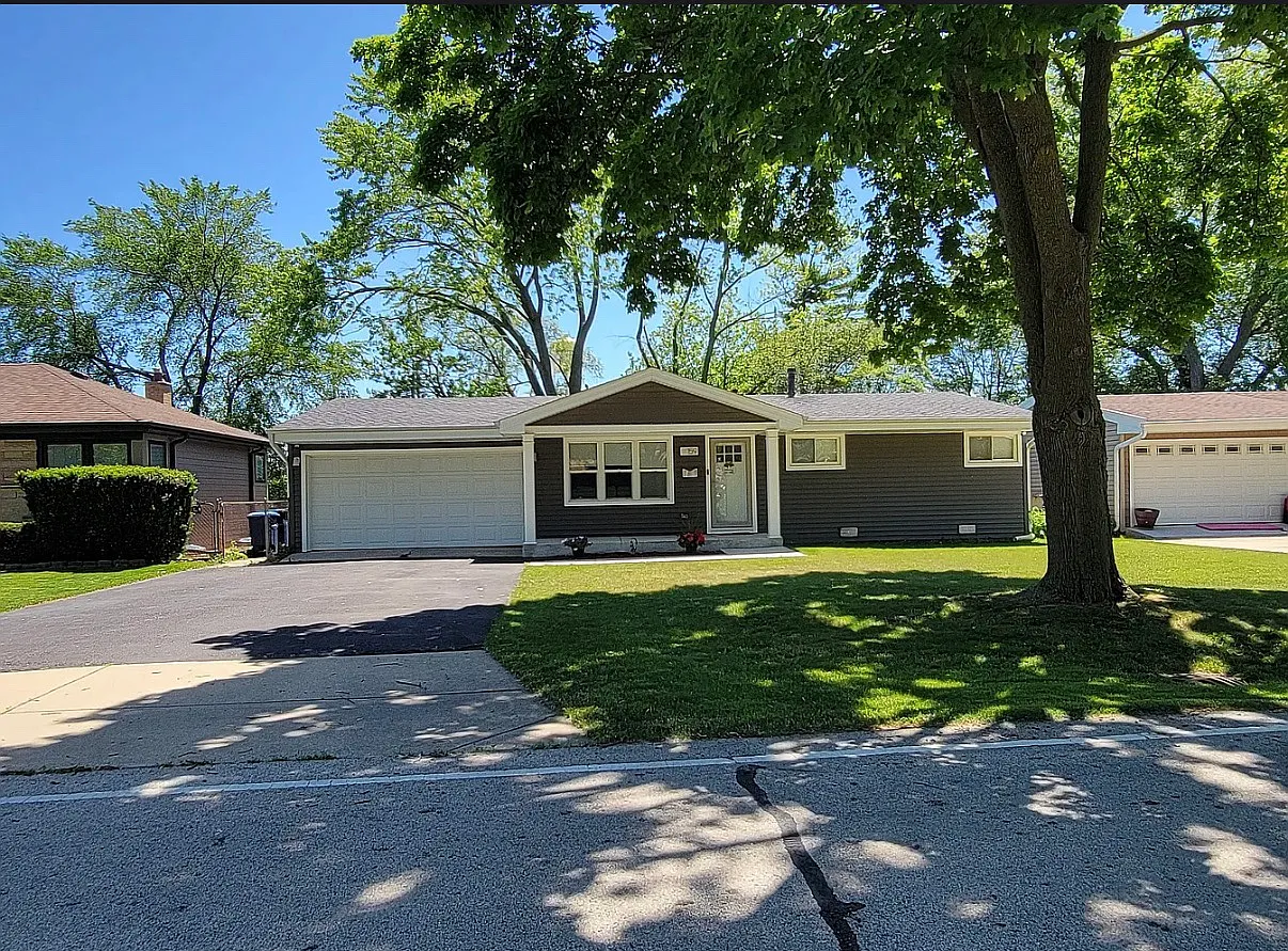159 E Walnut Ave — Photo 1